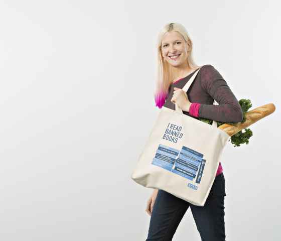 ACLU member holding a ACLU shopping bag